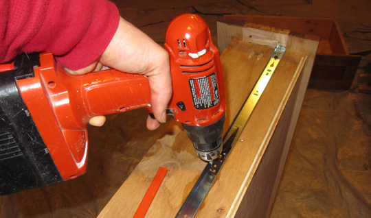 installing drawer glide